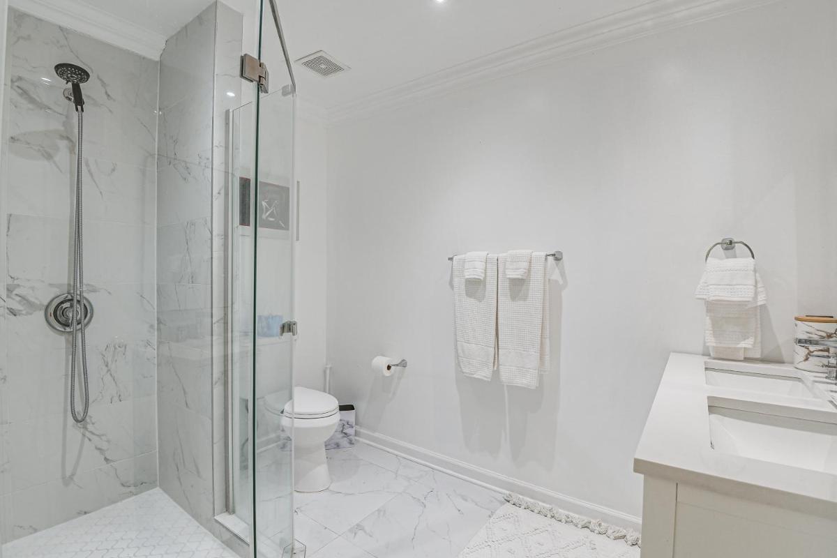 Quiet Getaway with Deck 18 Mi to Downtown Baltimore - Housity