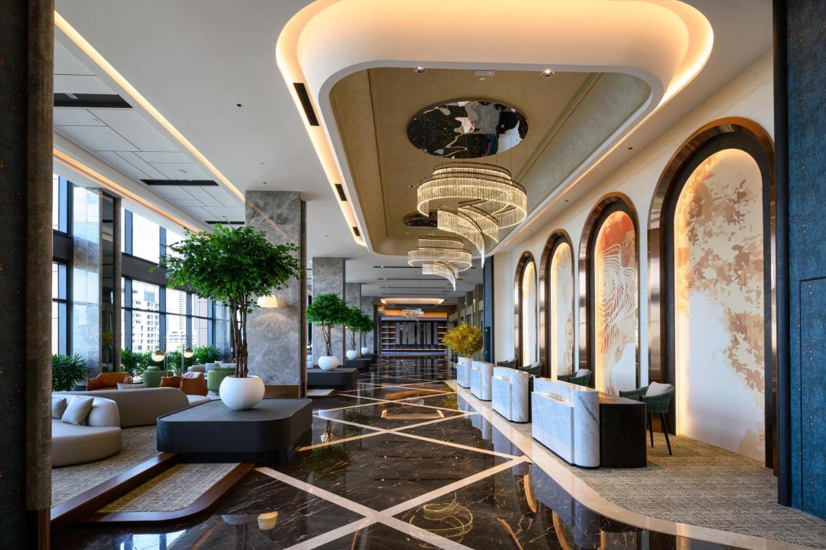 Fifth Avenue Hotel