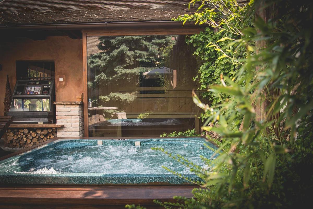 Luxus Wellness Apartman - Housity