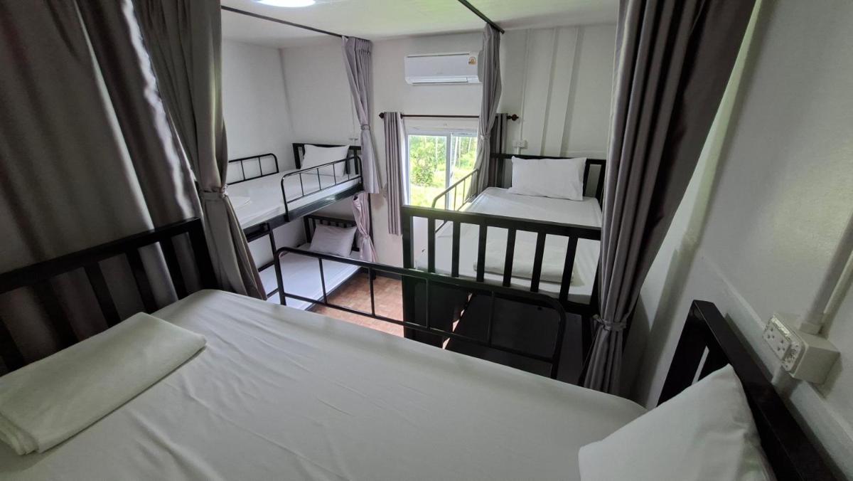 Fahsai Hostel - Housity