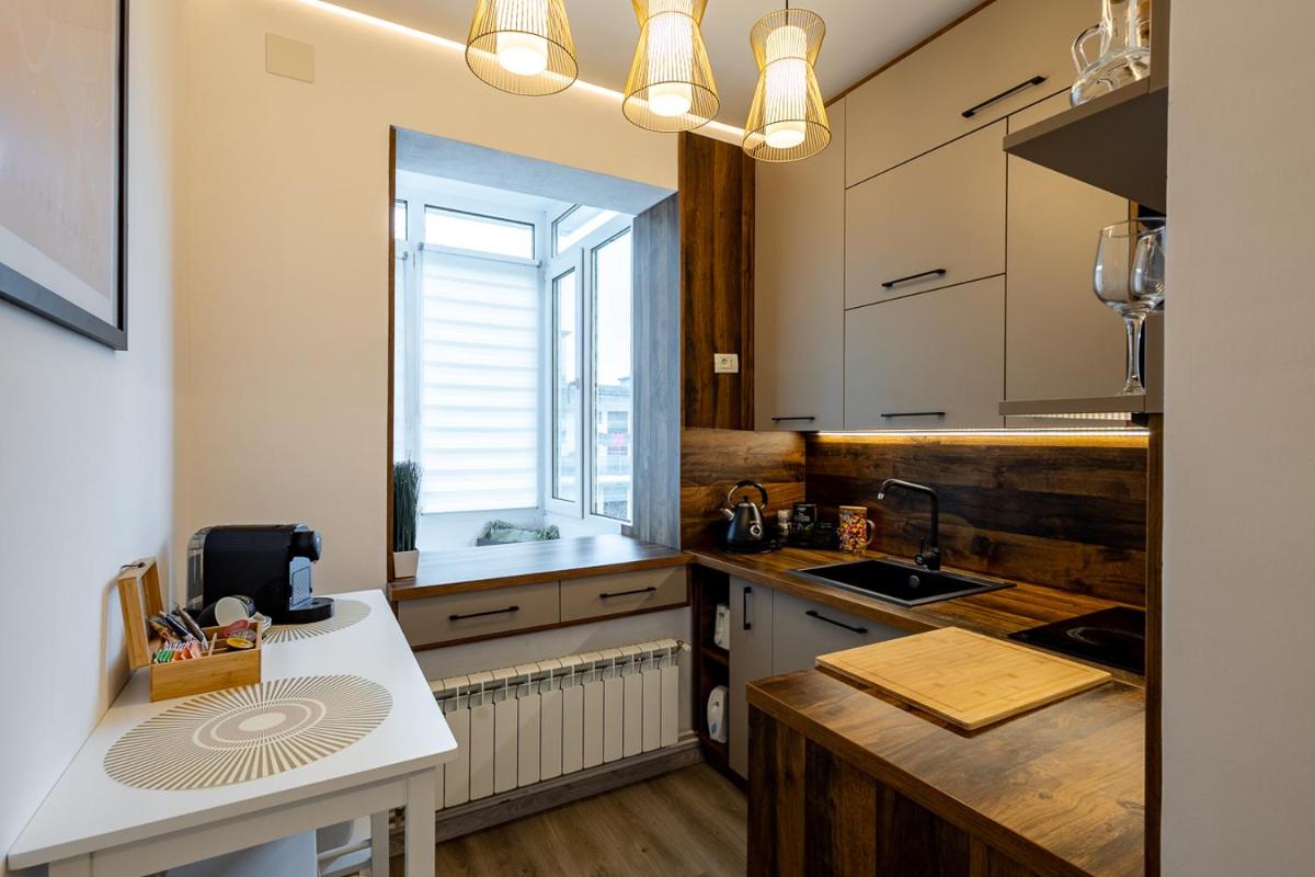 Modern Studio 9 May with Balcony - Hizvo