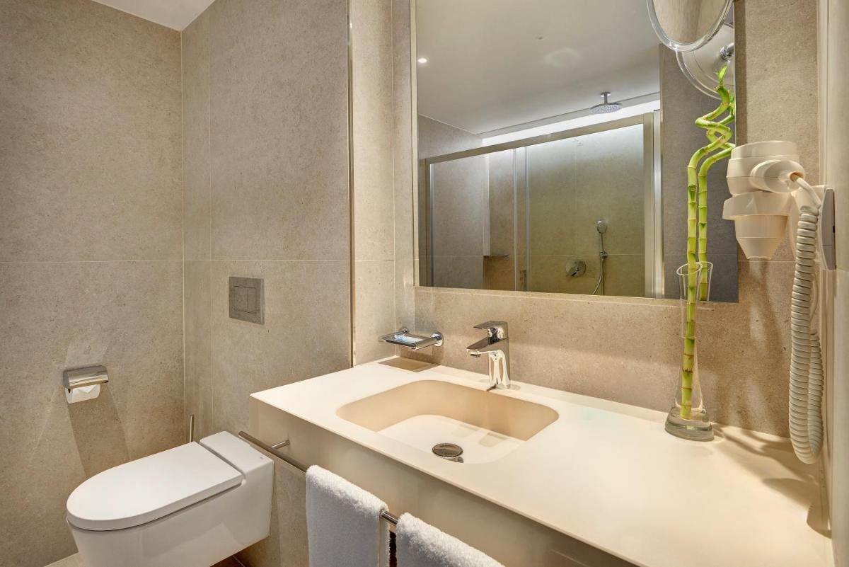 Un baño de Hipotels Bahia Cala Millor - Adults Only