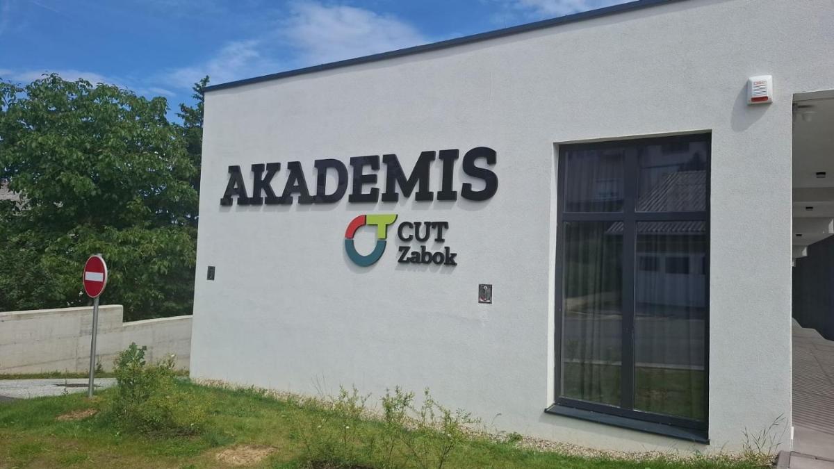 Akademis CUT Zabok - Housity