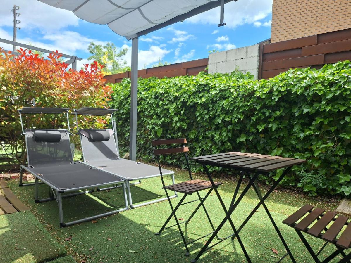 Acero y Piedra Apartamentos con jardín privado - Housity