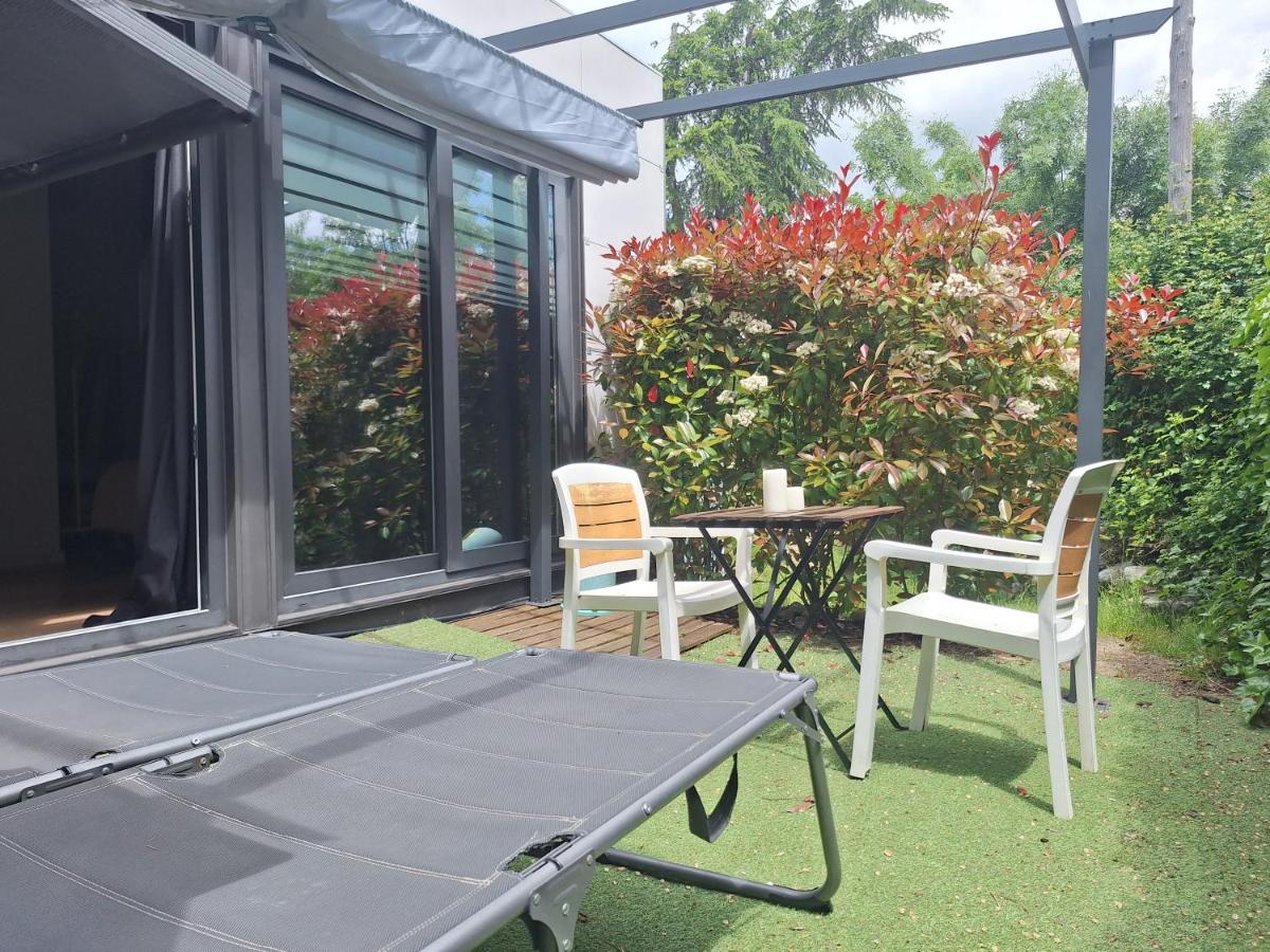 Acero y Piedra Apartamentos con jardín privado - Housity