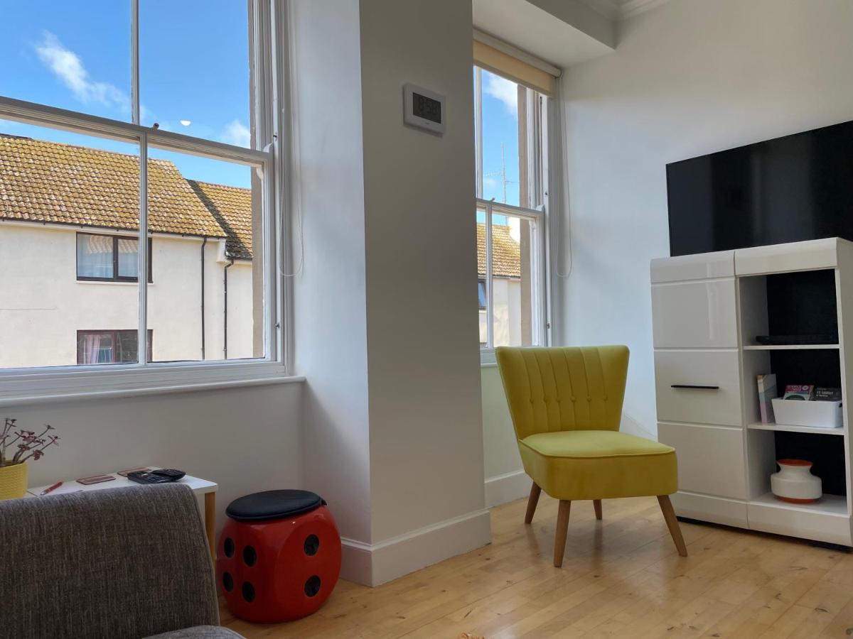 Me and You Sleeps 2 - Central Apartment in Berwick Northumberland - Housity