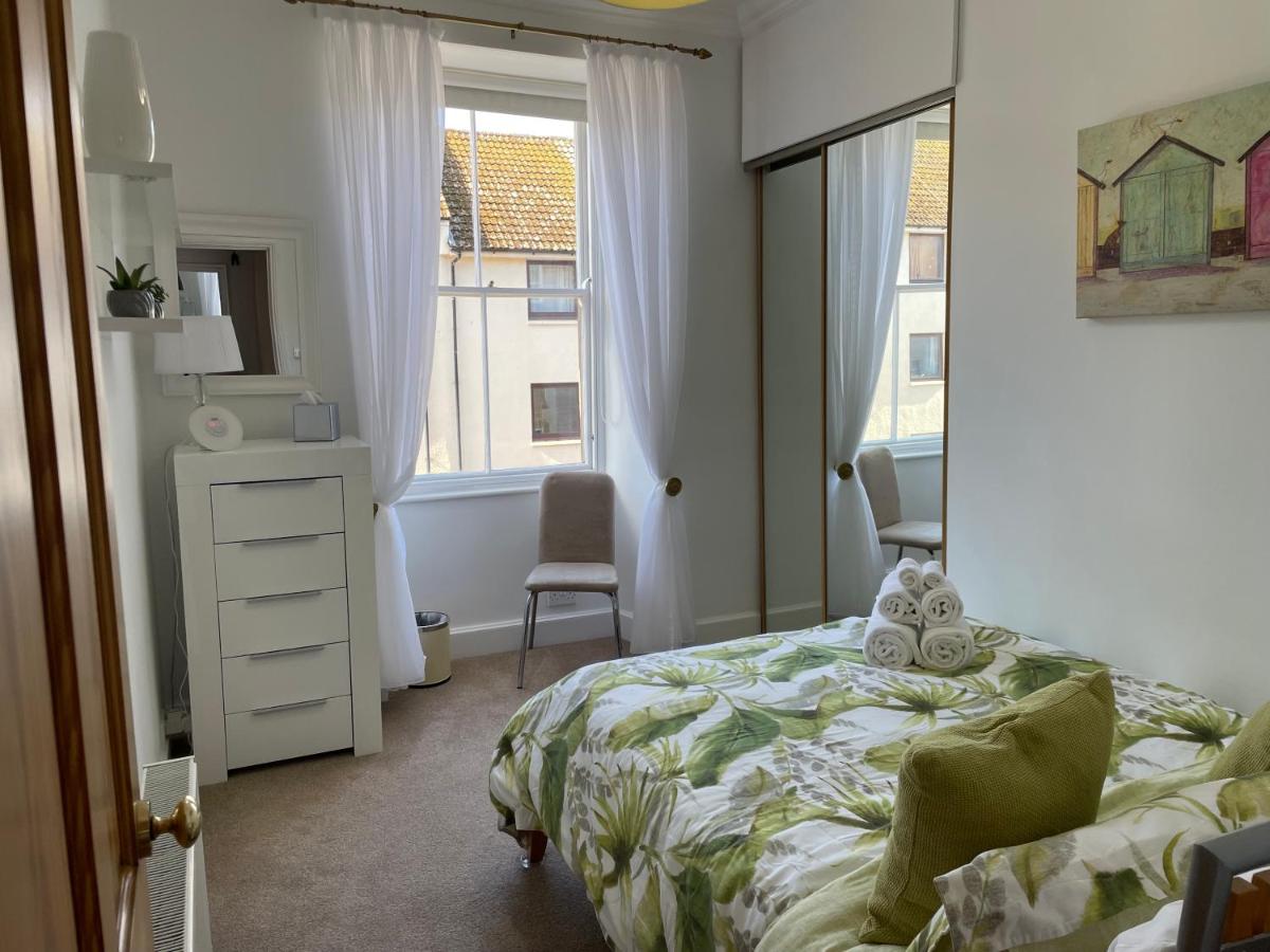 Me and You Sleeps 2 - Central Apartment in Berwick Northumberland - Housity
