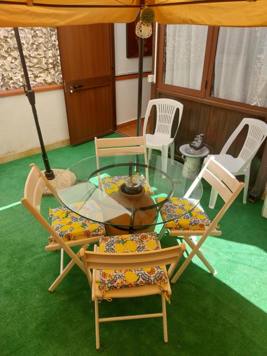 Le Rocce Holiday Rooms - Hizvo
