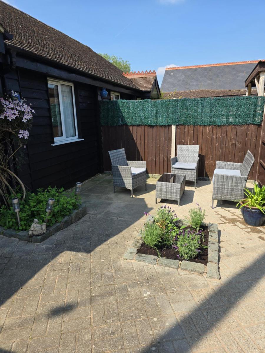 Willow Cottage in idyllic location - Housity