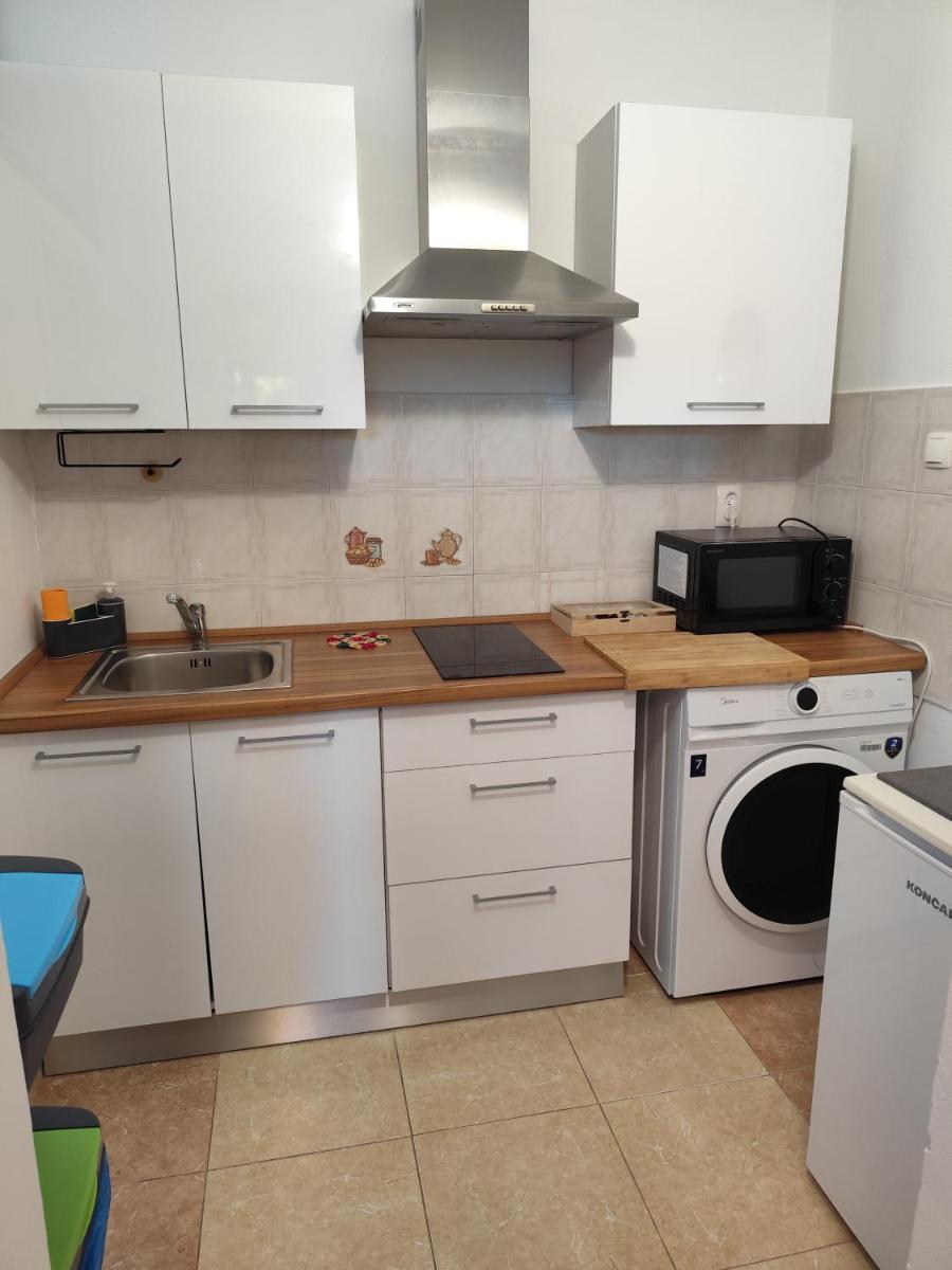 Ivana Apartment - Housity