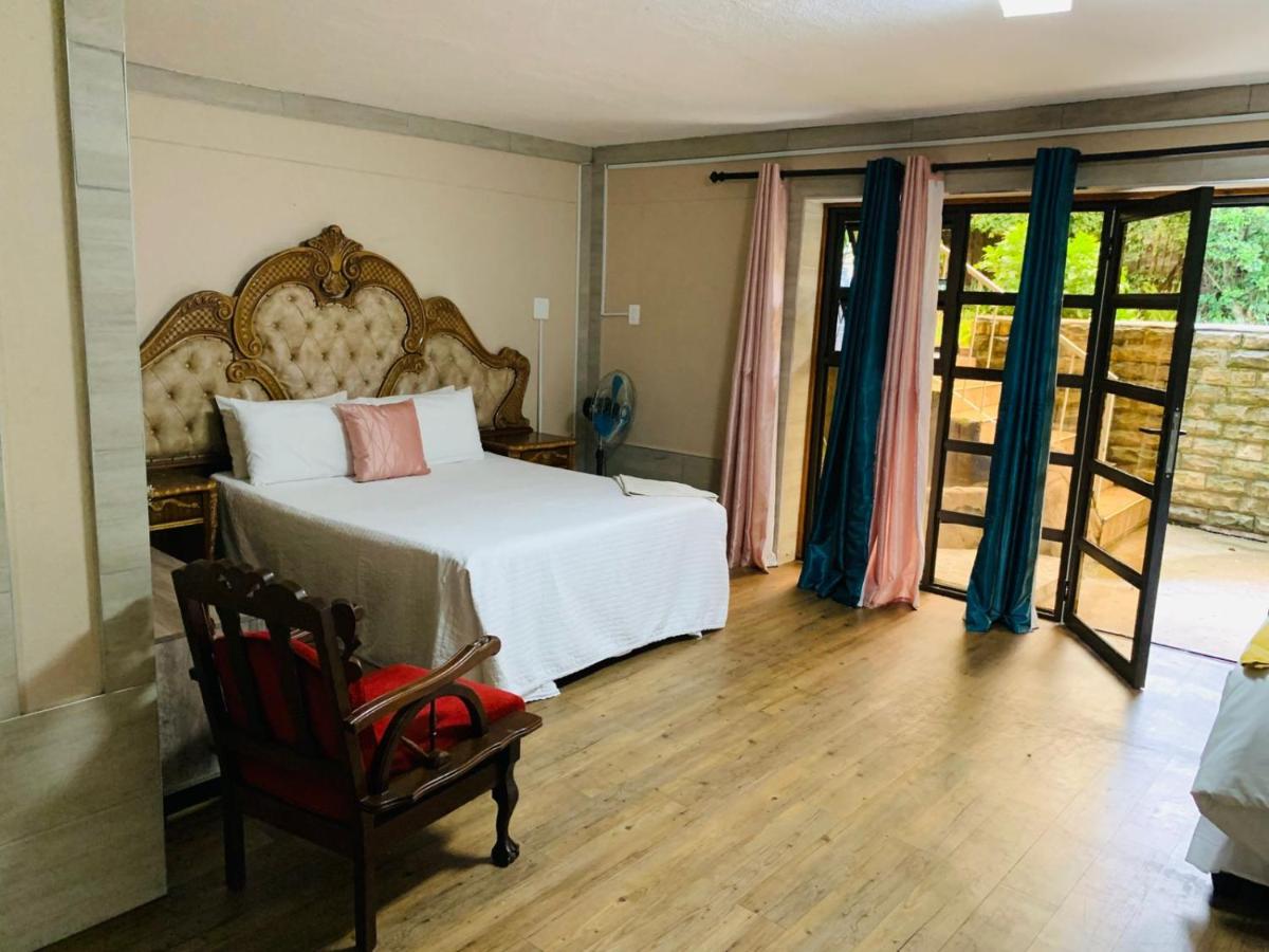Falcon Lodge - Housity