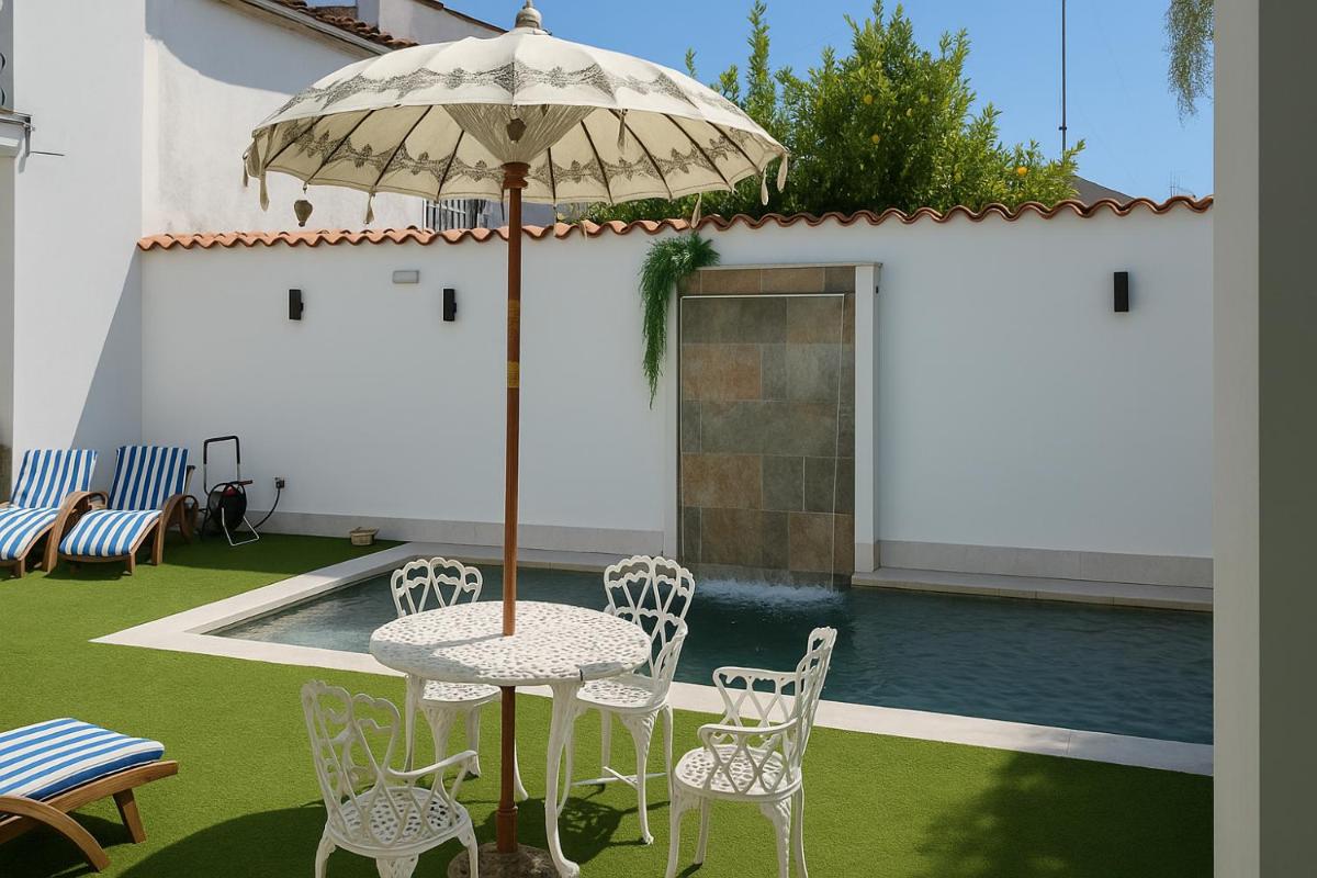 Un patio o zona al aire libre en Hotel Boutique iulia 5 Estrellas