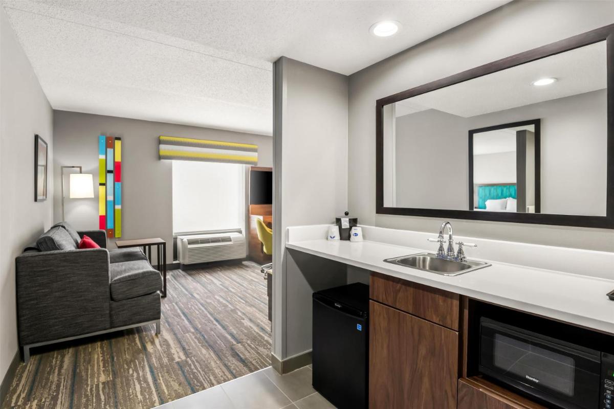 Hampton Inn & Suites Richmond/Virginia Center - Housity
