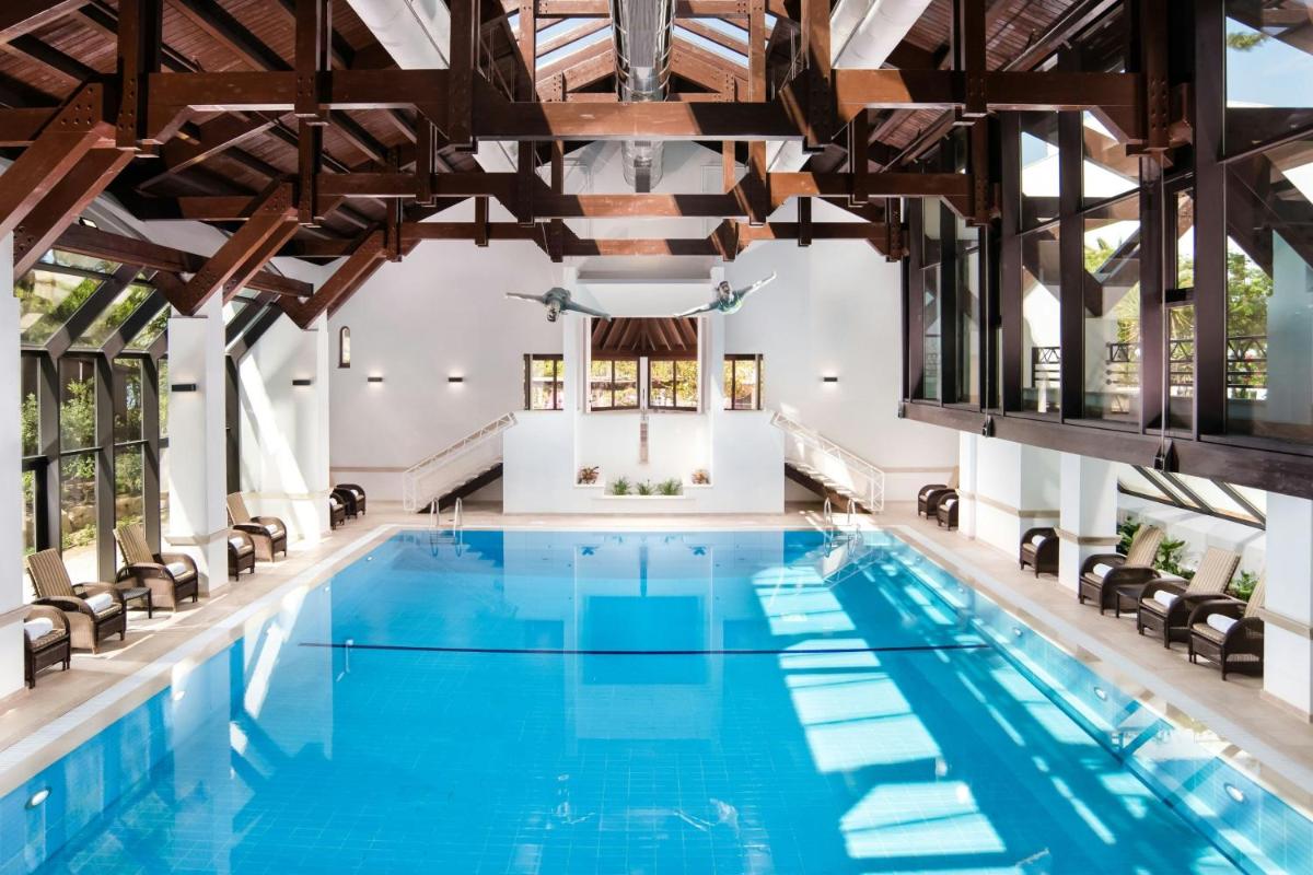 A piscina em ou perto de Pine Cliffs Hotel, a Luxury Collection Resort, Algarve