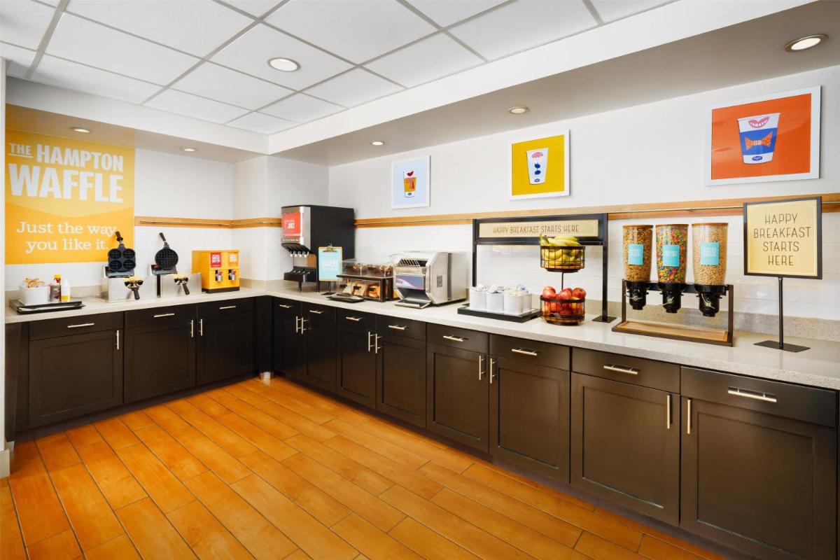 Hampton Inn Chicago-Midway Airport - Housity