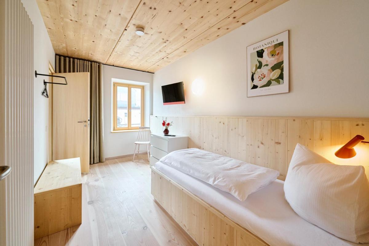 Schwarzes Kreuz Gasthaus Pension - Housity