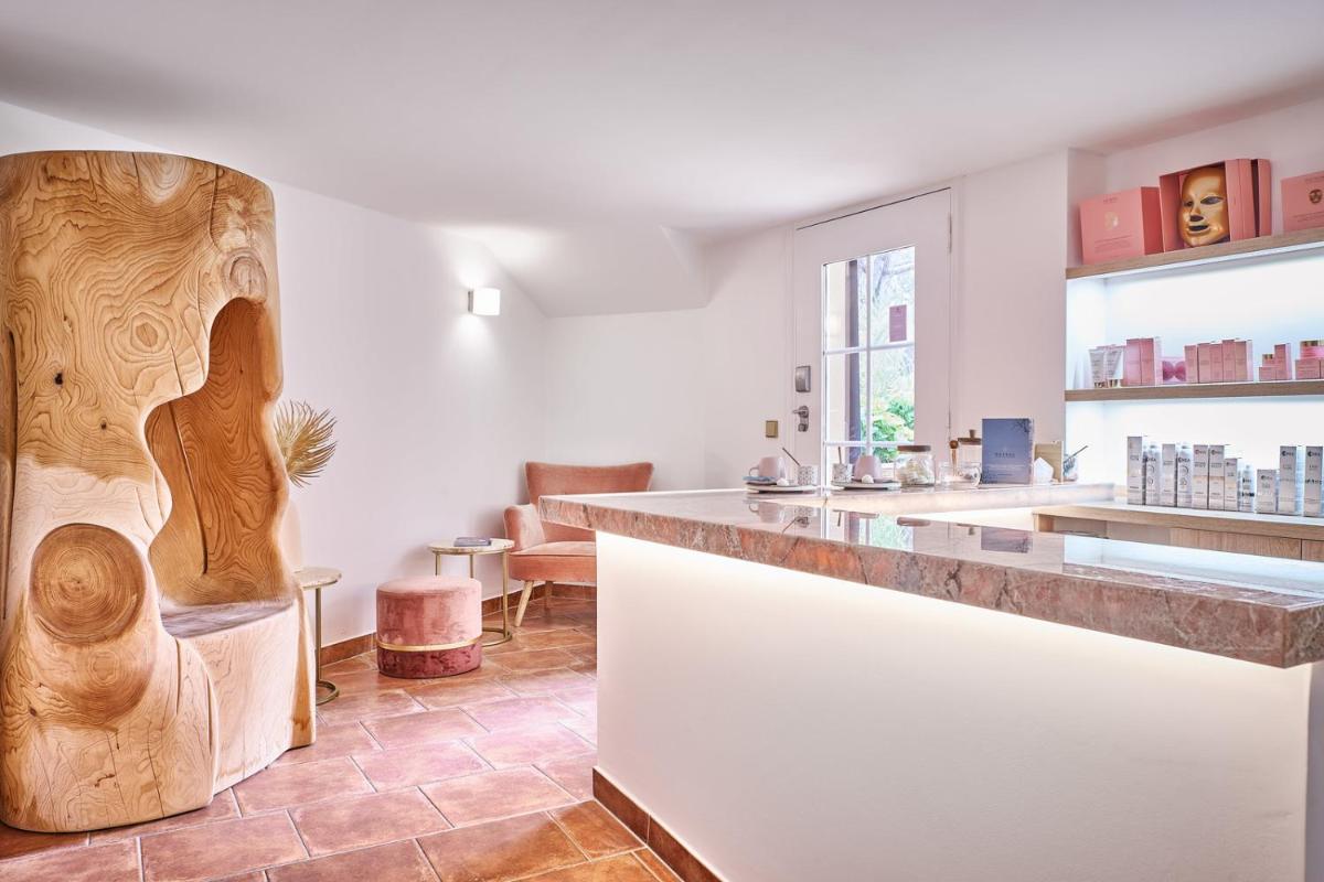 Photo de la galerie de l'établissement La Ferme D'Augustin, à Saint-Tropez