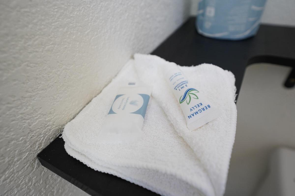 Rim Country Inn - Self Serve Hotel - - Housity