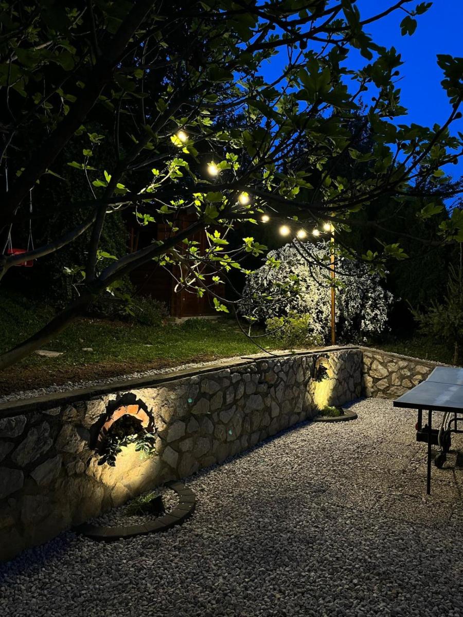 Magical wellness hill house Milk and Honey - Housity
