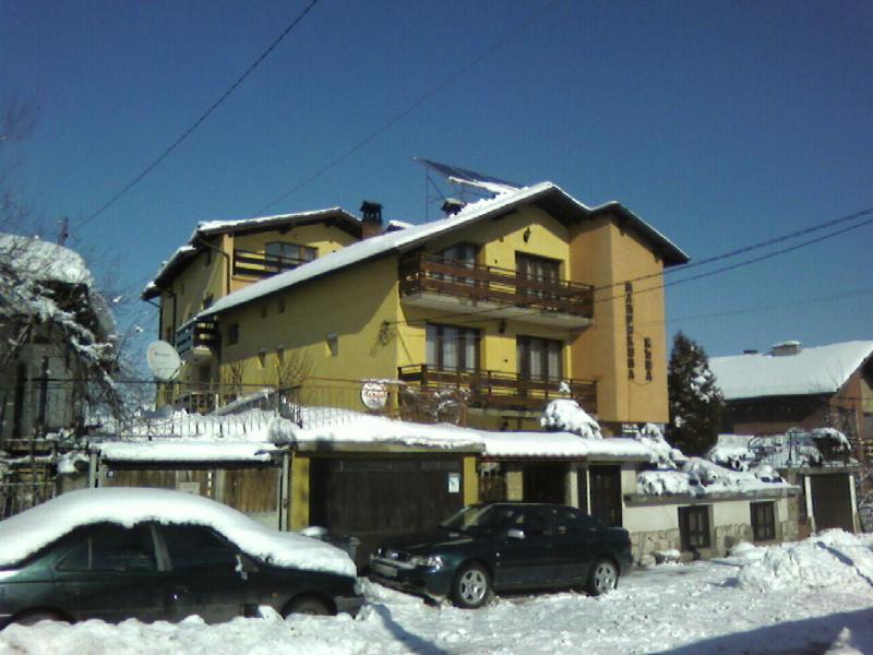Mavrikova Kushta - Housity
