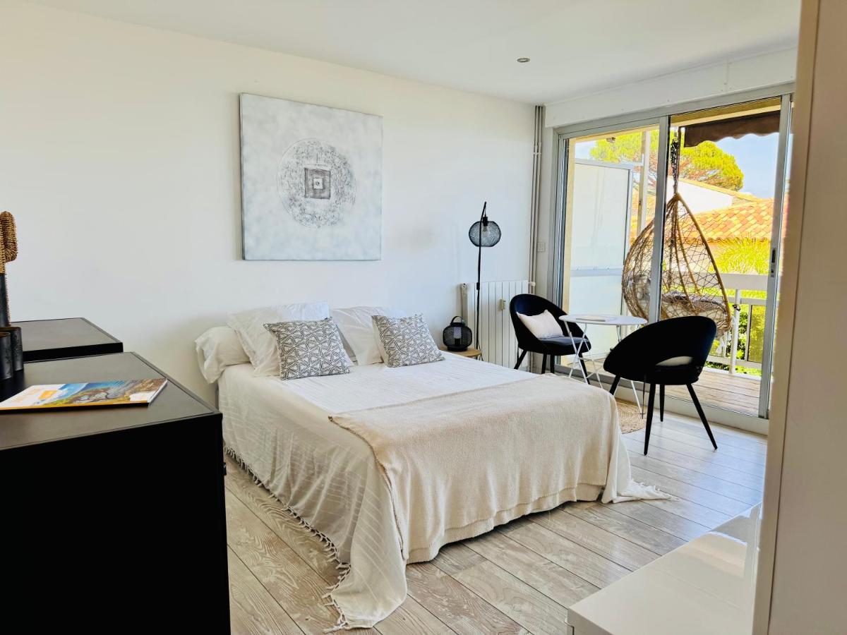 Charmant studio avec terrasse vue mer à 50 m - Housity