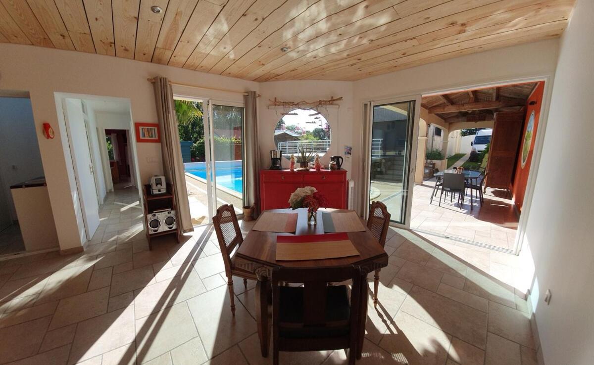 A La Topaze #Gîte calme #3 pers #Piscine privée #Cholet #Wifi haut débit #Préau #Cholet #Parc japonais #Puy du F ou - Housity