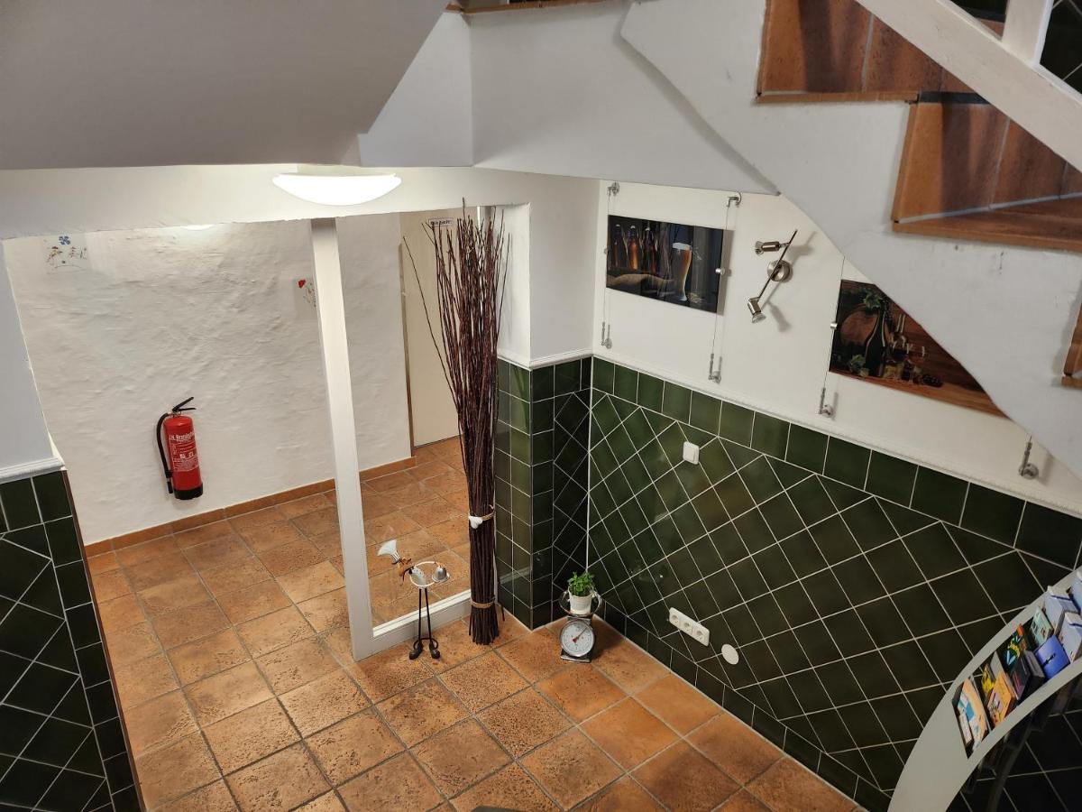 Unterwegs ins Apartmenthaus ehemalige Apartmenthaus Unterwegs - Housity