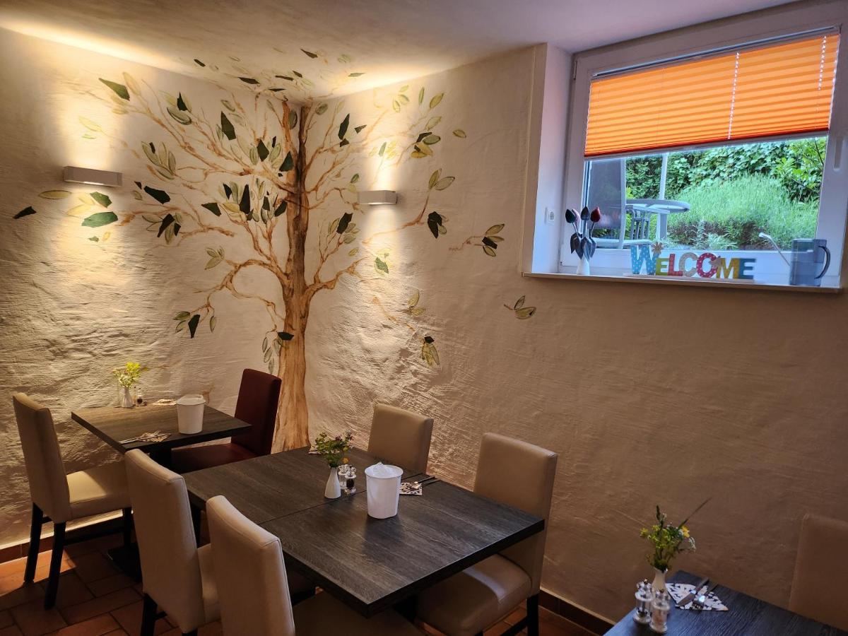 Unterwegs ins Apartmenthaus ehemalige Apartmenthaus Unterwegs - Housity