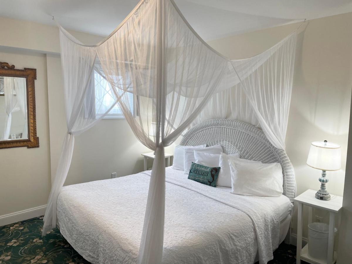 Hotel Macomber ADULTS ONLY - Housity