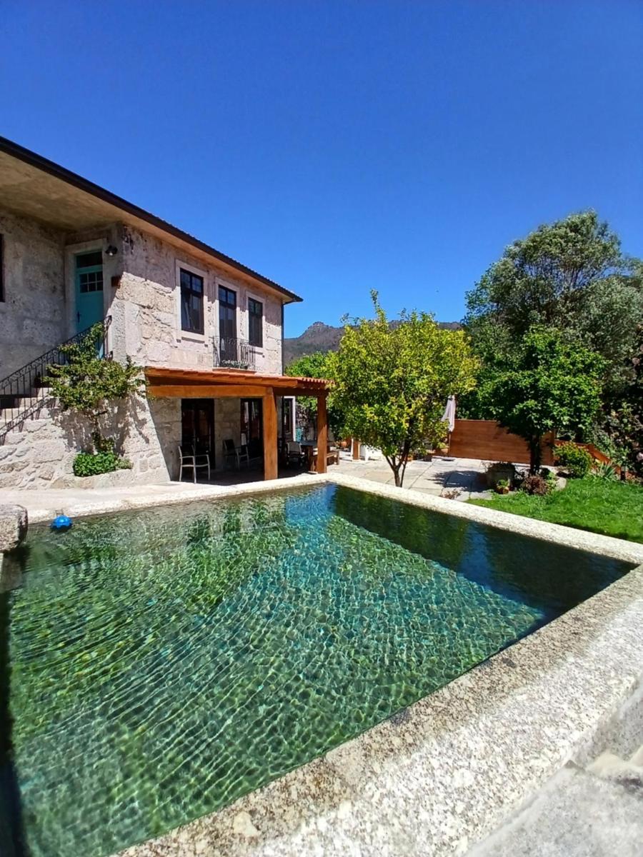Villa Dos Santos - Gerês Country House - Housity