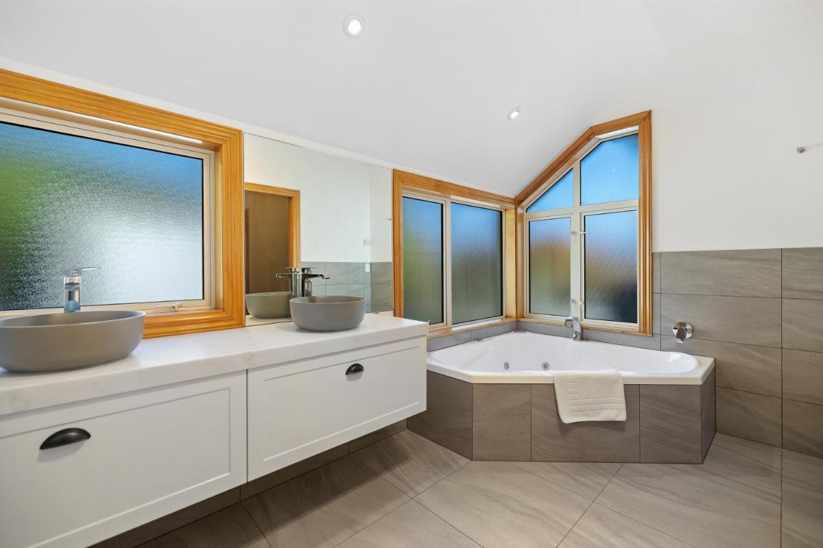 The Shan's Lodge - Housity