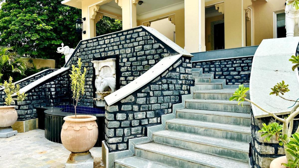 THE TRISHALA VILAS (A LUXURY BOUTIQUE HOTEL & SPA) - Housity