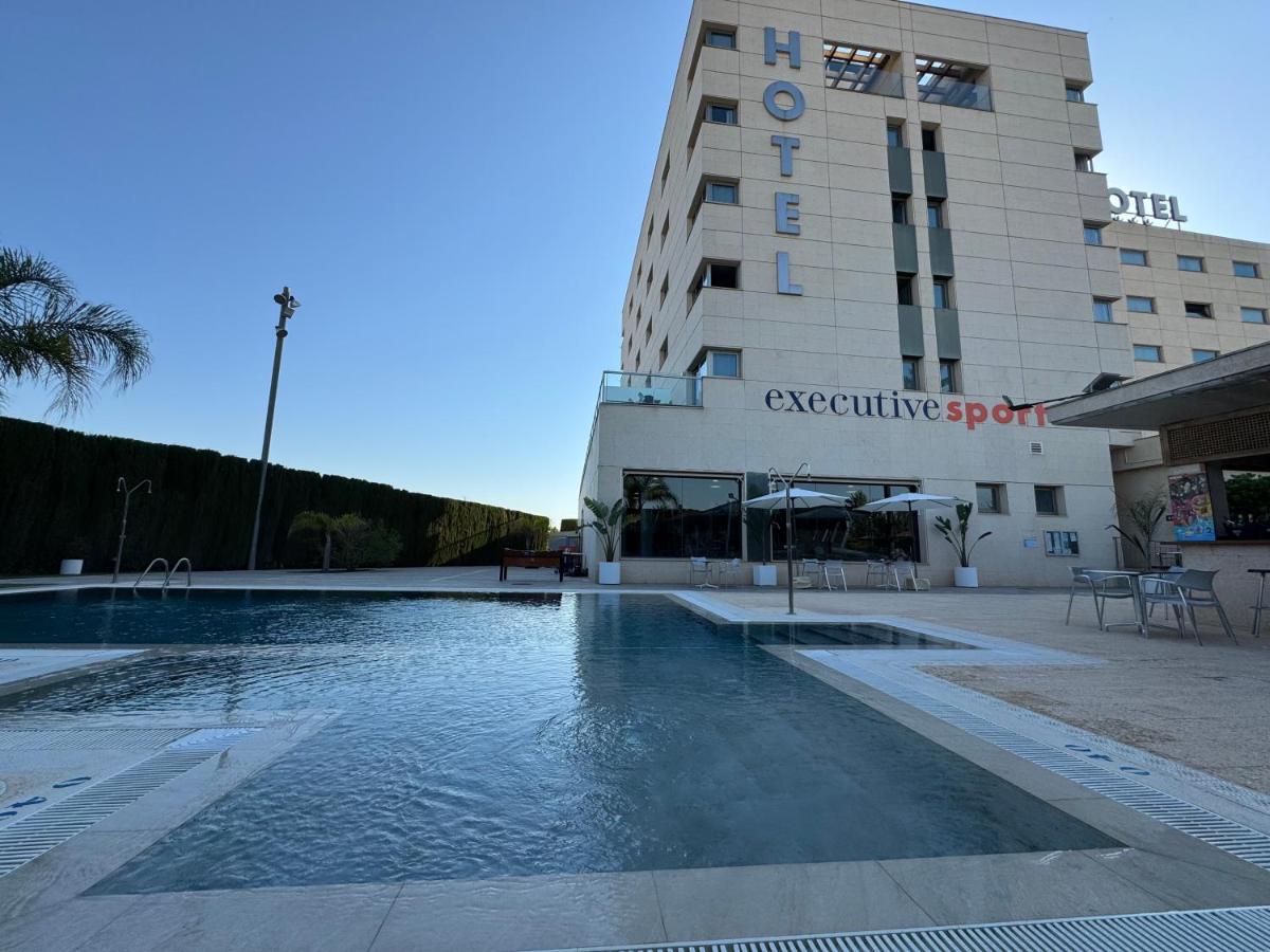 Piscina en o cerca de Executive Sport