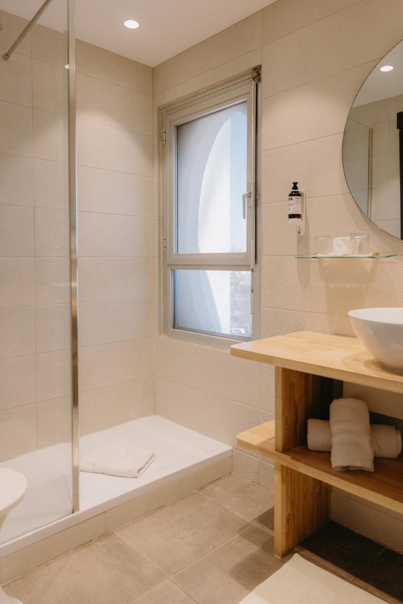 Salle de bains dans l'établissement Hôtel Les Corallines - Thalasso & Resort
