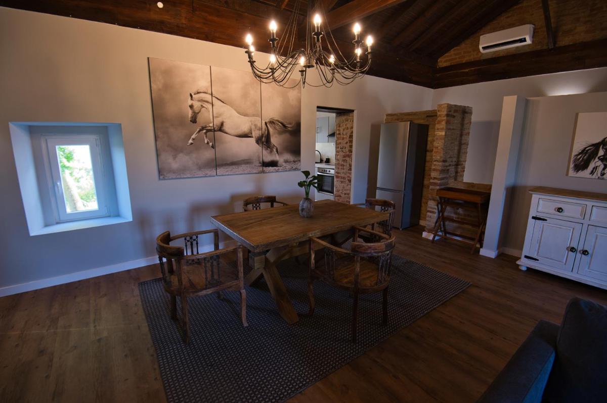 Uma área de estar em Sorraia Hotel Rural