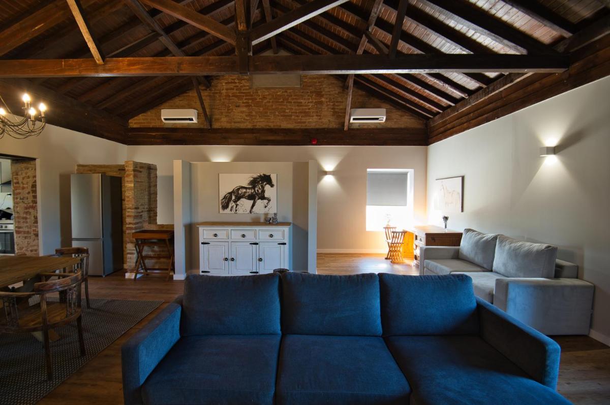 Uma área de estar em Sorraia Hotel Rural