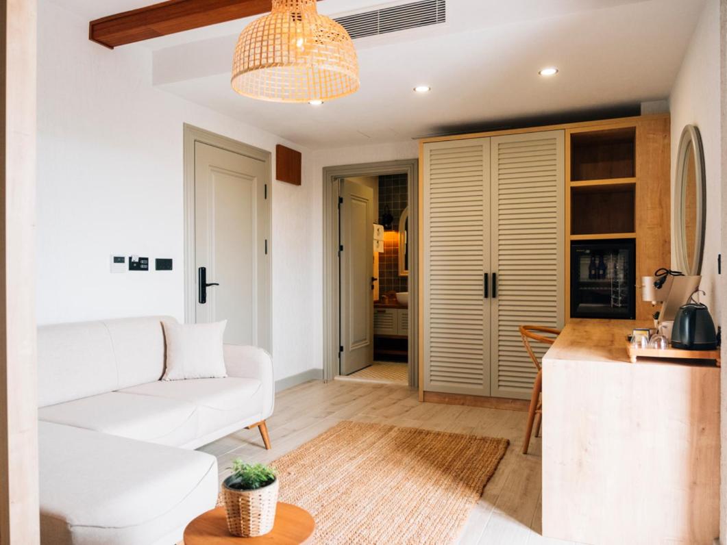 ACC Olives Luxury Boutique Hotel - Housity