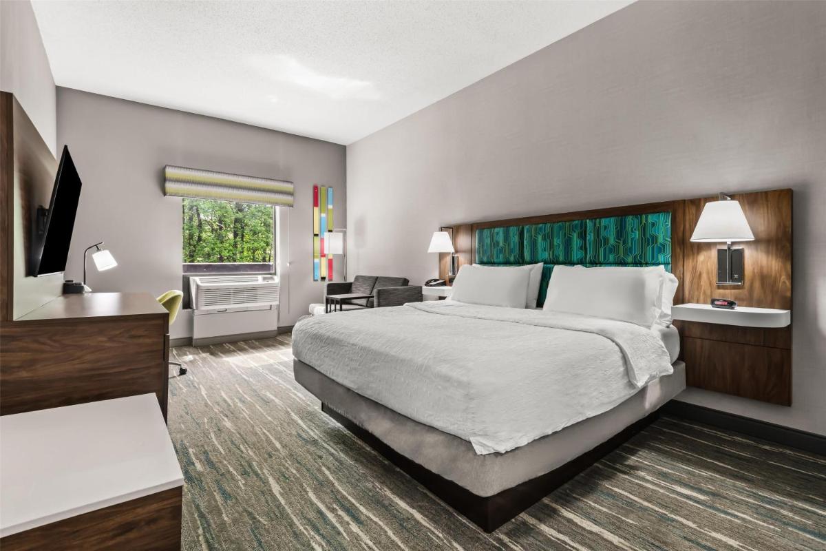 Hampton Inn Elkton - Housity
