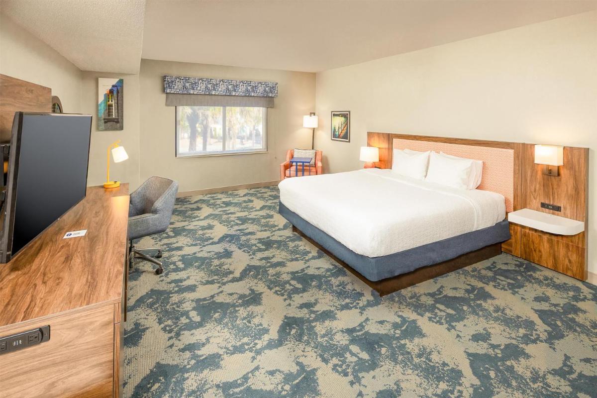 Hampton Inn & Suites St. Augustine-Vilano Beach - Housity