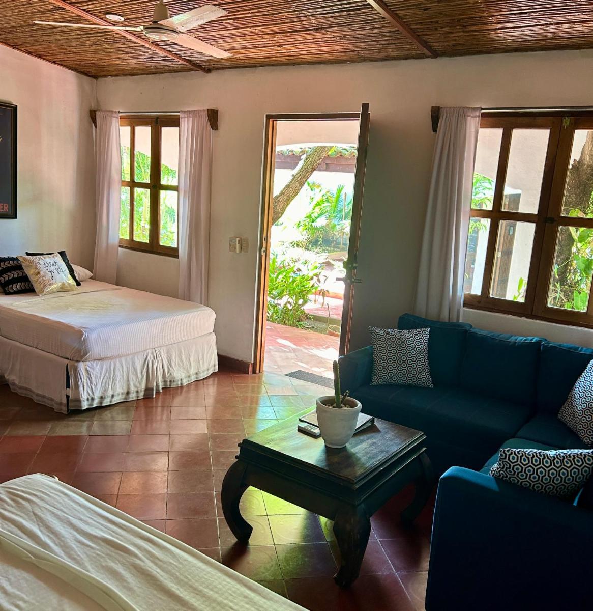 Hotel Tranquilo - Housity