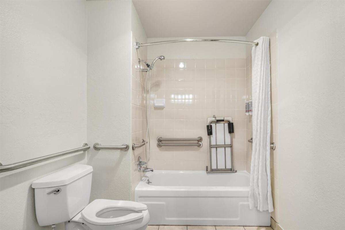 Best Western Gold Country Inn - Housity