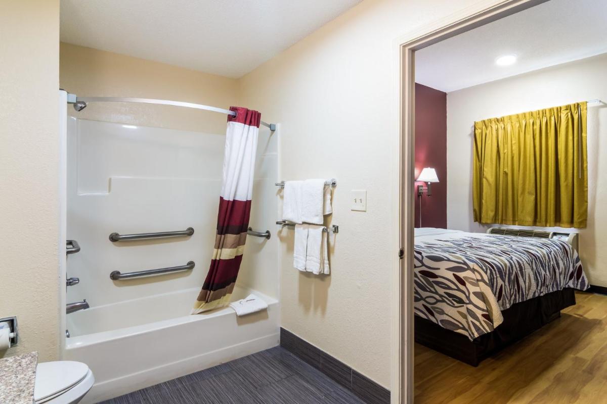 Red Roof Inn Atlanta - Kennesaw State University - Housity