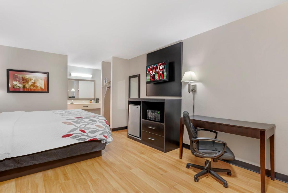 Red Roof Inn Atlanta - Kennesaw State University - Housity