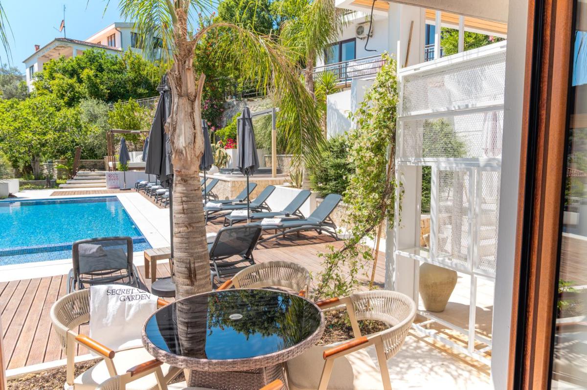 Apartments Secret Garden - Housity