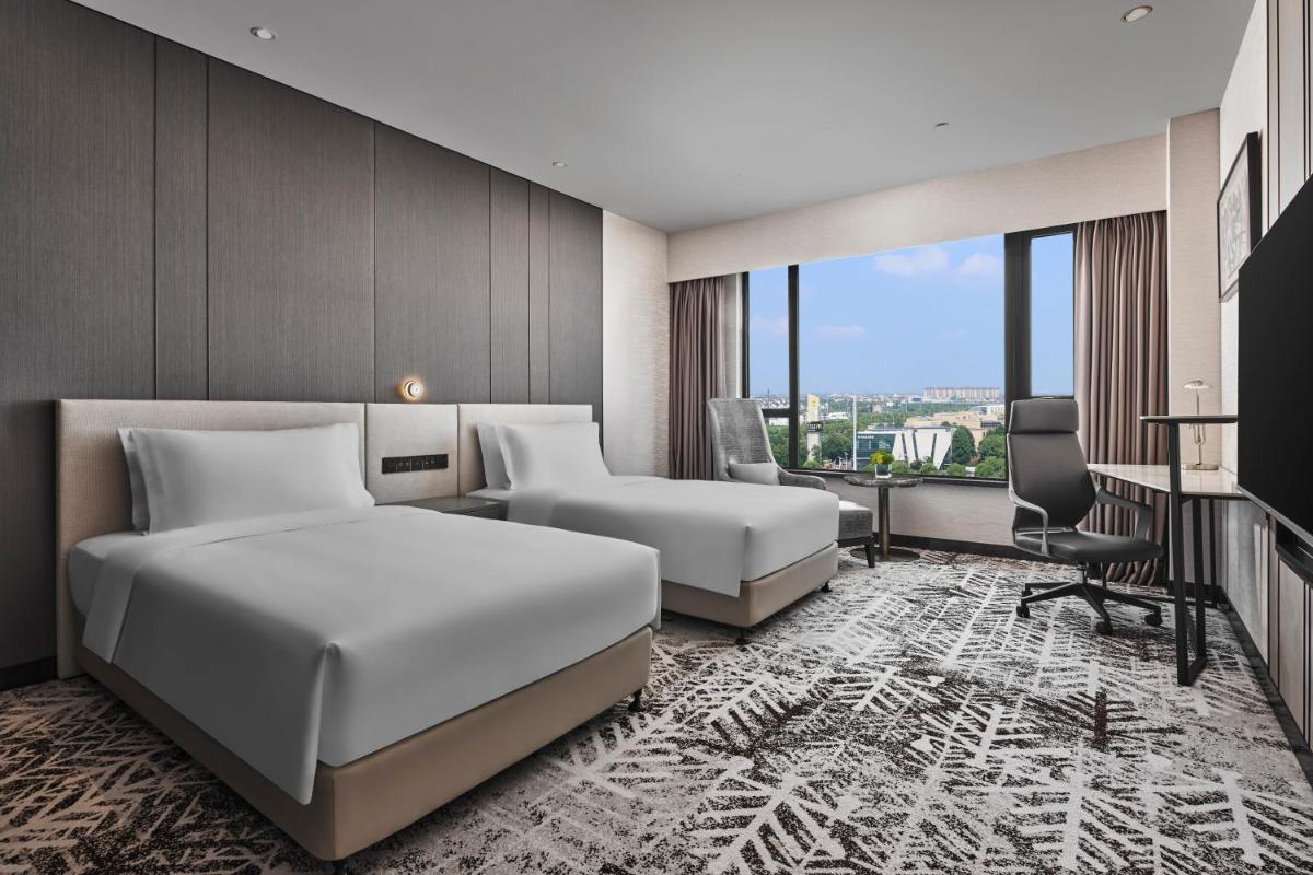 Crowne Plaza Shanghai Jinshan by IHG - Housity