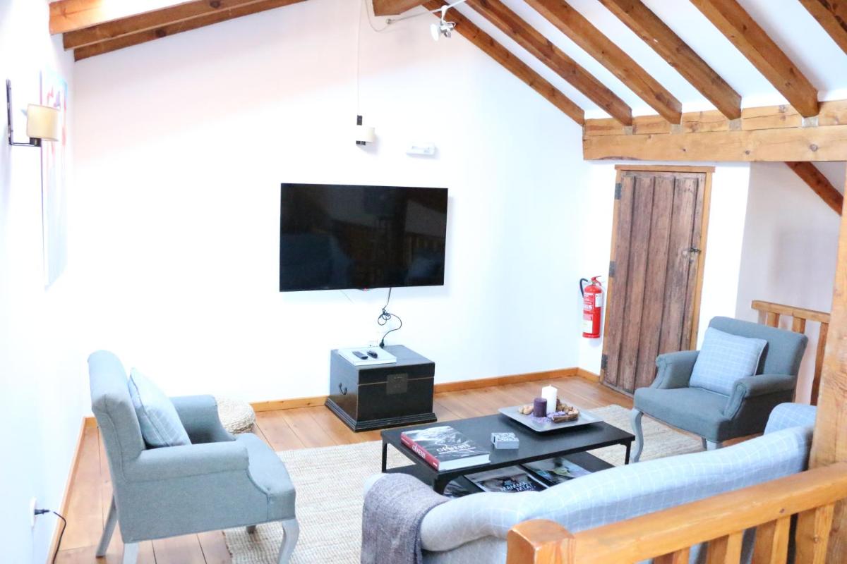 La Casona de Castilnovo - Gay Men Only - Housity