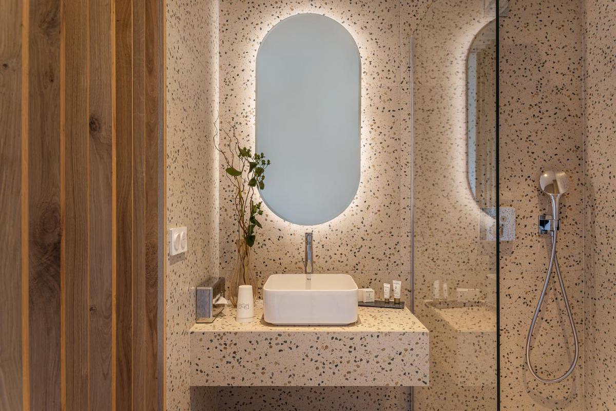 Salle de bains dans l'établissement Grand Hotel Du Golfe - Spa & Restaurant