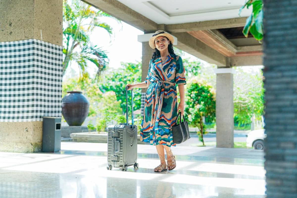 New Kuta Hotel by LORIN - Housity