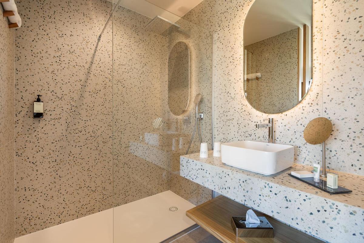 Salle de bains dans l'établissement Grand Hotel Du Golfe - Spa & Restaurant