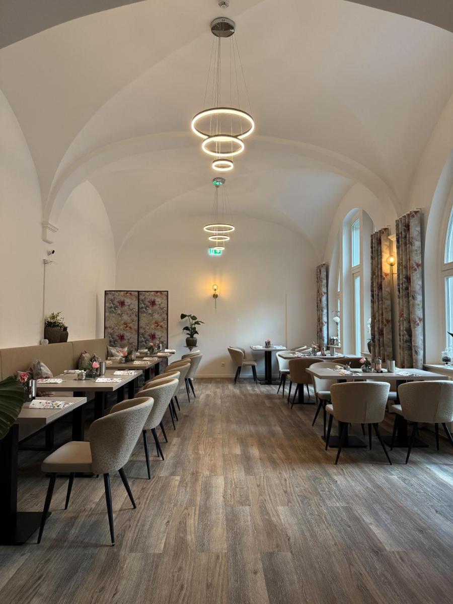 Hey! Halle - Dein Stadthotel - Housity